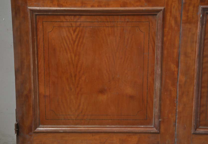 One double-door and two doors made out of mahogany with marquetry frieze decoration One double-door and two doors made out of mahogany with marquetry frieze decoration-7