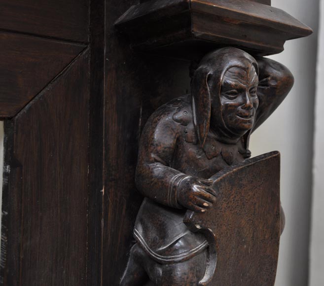 Antique Neo-gothic style wood fireplace with troubadours Antique Neo-gothic style wood fireplace with troubadours-4