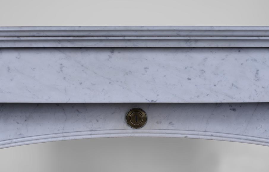 Antique Napoleon III style fireplace with lion's paws in Carrara marble Antique Napoleon III style fireplace with lion's paws in Carrara marble -1