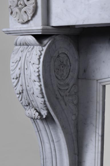 Antique Napoleon III style fireplace with lion's paws in Carrara marble Antique Napoleon III style fireplace with lion's paws in Carrara marble -4