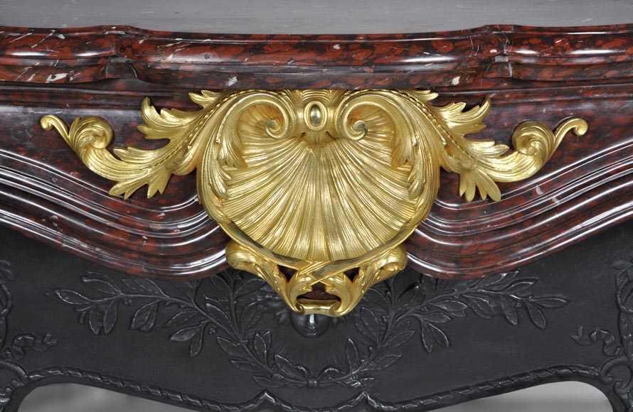 Very beautiful antique Louis XV style fireplace made out of Red Griotte marble with gilded bronze ornaments Very beautiful antique Louis XV style fireplace made out of Red Griotte marble with gilded bronze ornaments-1