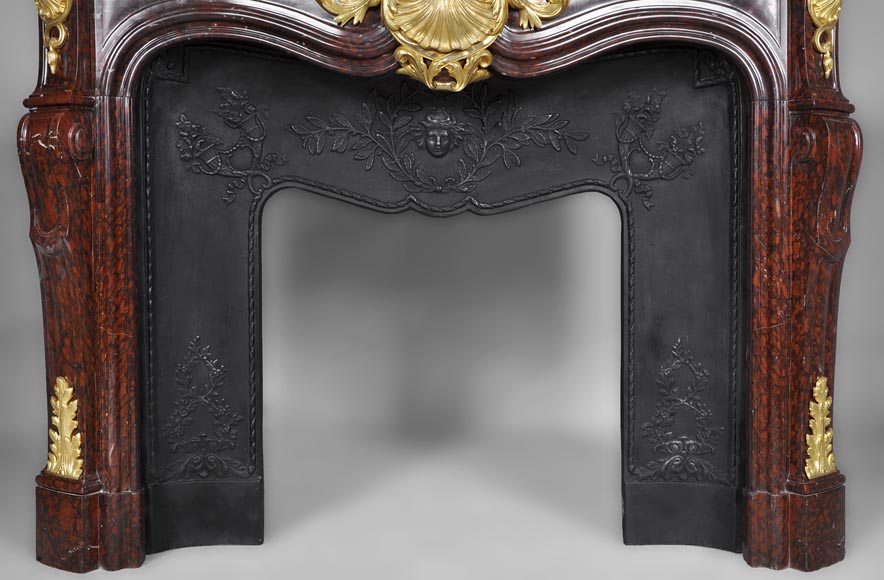 Very beautiful antique Louis XV style fireplace made out of Red Griotte marble with gilded bronze ornaments Very beautiful antique Louis XV style fireplace made out of Red Griotte marble with gilded bronze ornaments-8