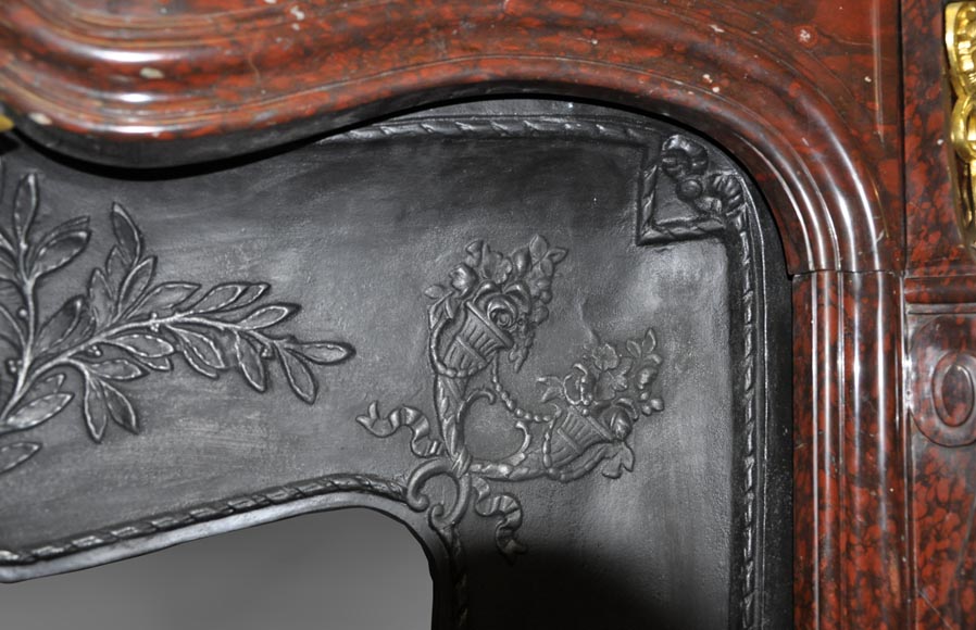 Very beautiful antique Louis XV style fireplace made out of Red Griotte marble with gilded bronze ornaments Very beautiful antique Louis XV style fireplace made out of Red Griotte marble with gilded bronze ornaments-10