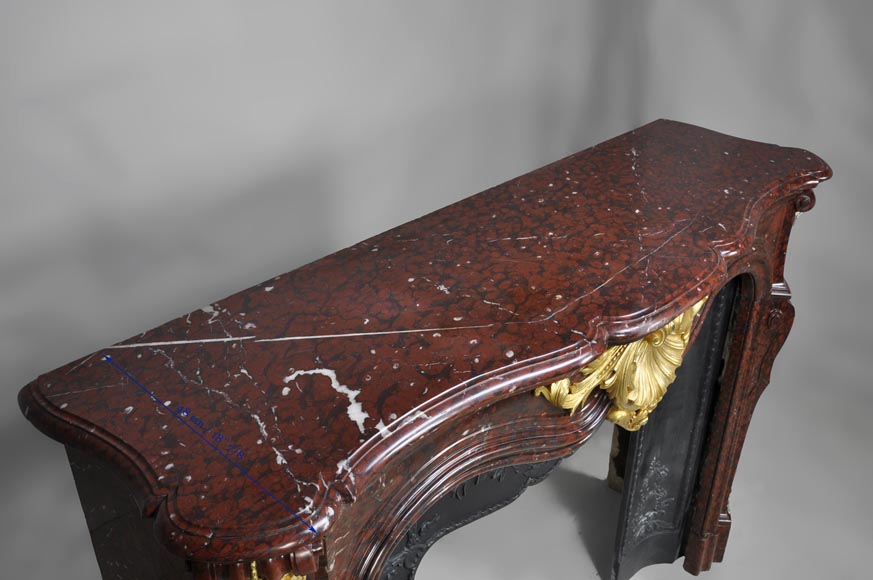 Very beautiful antique Louis XV style fireplace made out of Red Griotte marble with gilded bronze ornaments Very beautiful antique Louis XV style fireplace made out of Red Griotte marble with gilded bronze ornaments-12