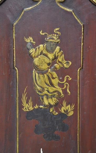 Beautiful antique double door with chinese style decor Beautiful antique double door with chinese style decor-1