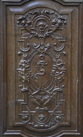 False pair of antique carved oak doors from the 19th century False pair of antique carved oak doors from the 19th century-1