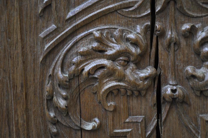 False pair of antique carved oak doors from the 19th century False pair of antique carved oak doors from the 19th century-7