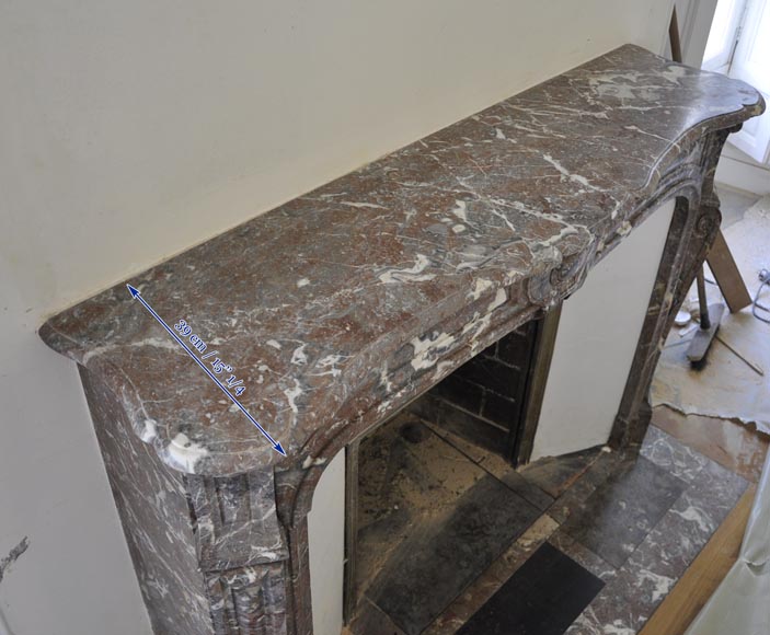 Antique Louis XV style fireplace in Red from the North marble, 19th century Antique Louis XV style fireplace in Red from the North marble, 19th century-7