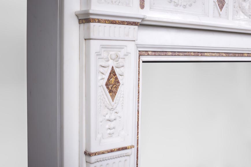 Very beautiful Victorian style antique fireplace in Carrara Statuary marble and Violet Brocatelle marble, from late 19th century, with flutings, garlands and diamonds. Very beautiful Victorian style antique fireplace in Carrara Statuary marble and Violet Brocatelle marble, from late 19th century, with flutings, garlands and diamonds.-7
