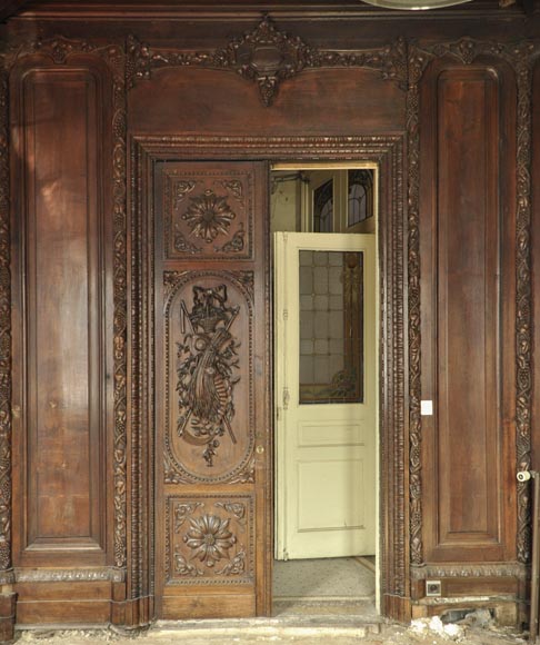 Large antique carved oak wood paneled room with hunting trophies and still lifes decor Large antique carved oak wood paneled room with hunting trophies and still lifes decor-1