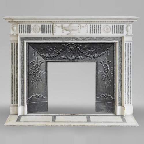 Beautiful Victorian style antique fireplace in Carrara Statuary marble and inlays of Vert d'Estours marble with vases and bowl