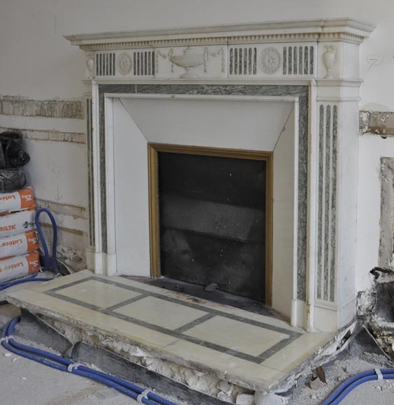 Beautiful Victorian style antique fireplace in Carrara Statuary marble and inlays of Vert d'Estours marble with vases and bowl Beautiful Victorian style antique fireplace in Carrara Statuary marble and inlays of Vert d'Estours marble with vases and bowl-7