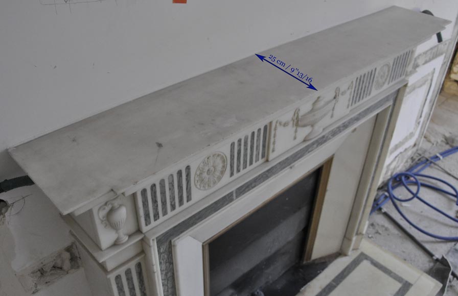 Beautiful Victorian style antique fireplace in Carrara Statuary marble and inlays of Vert d'Estours marble with vases and bowl Beautiful Victorian style antique fireplace in Carrara Statuary marble and inlays of Vert d'Estours marble with vases and bowl-11