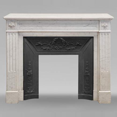 Louis XVI mantel in Carrara marble