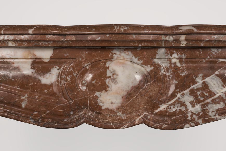 An antique Louis XV style fireplace, Pompadour model, made out of Rouge du Nord marble An antique Louis XV style fireplace, Pompadour model, made out of Rouge du Nord marble-2