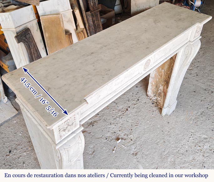 Louis XVI style mantel with sunflower blossom in Carrara marble Louis XVI style mantel with sunflower blossom in Carrara marble-8