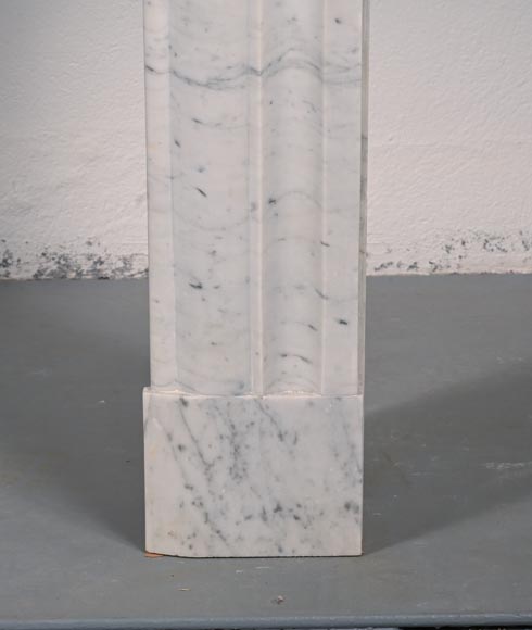 Louis XIV style mantel in speckled Carrara marble Louis XIV style mantel in speckled Carrara marble-8