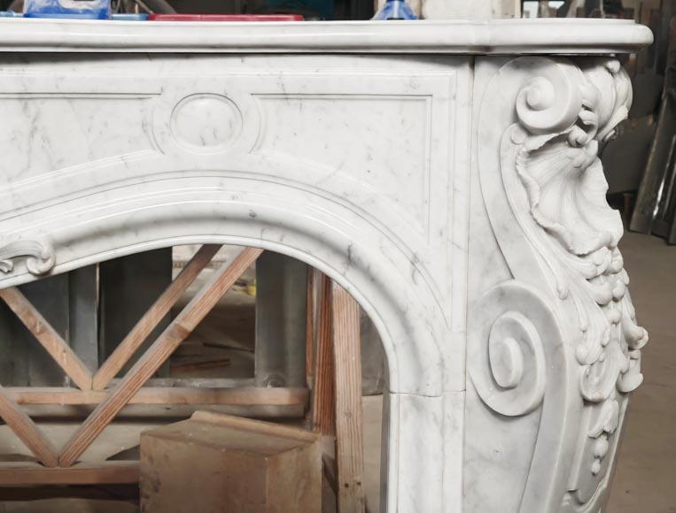 Louis XV style fireplace in Carrara marble, richly decorated with shells and flowers Louis XV style fireplace in Carrara marble, richly decorated with shells and flowers-11