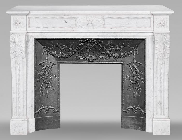 Louis XVI style fireplace in Carrara marble, decorated with acanthus leaves Louis XVI style fireplace in Carrara marble, decorated with acanthus leaves-0
