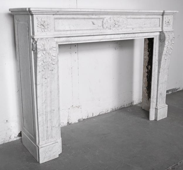 Louis XVI style fireplace in Carrara marble, decorated with acanthus leaves Louis XVI style fireplace in Carrara marble, decorated with acanthus leaves-3