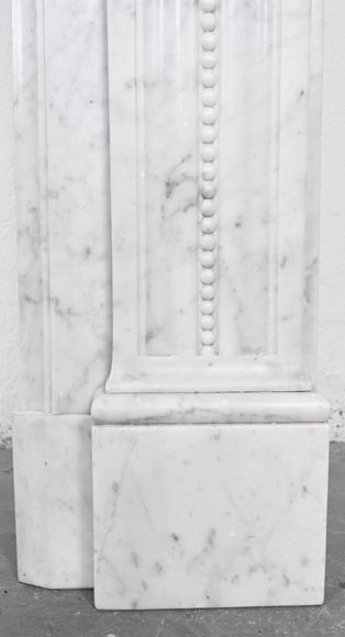 Louis XVI style fireplace in Carrara marble, decorated with acanthus leaves Louis XVI style fireplace in Carrara marble, decorated with acanthus leaves-9