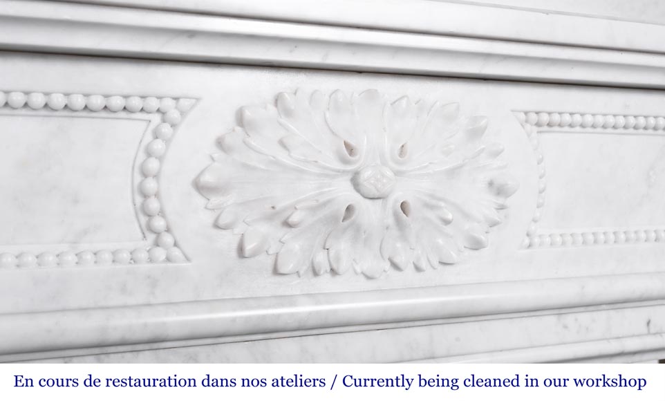 Louis XVI style fireplace in Carrara marble with rounded corners Louis XVI style fireplace in Carrara marble with rounded corners-2