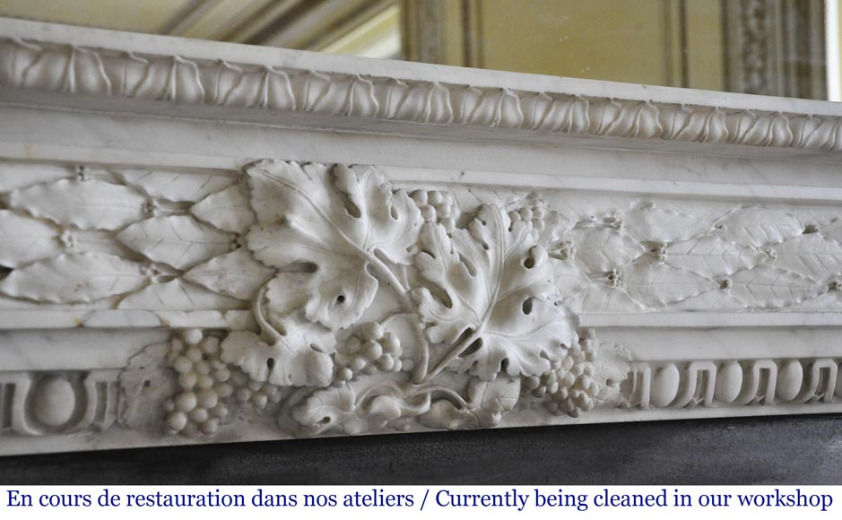 Antique Louis XVI period fireplace in Carrara marble decorated with grapevines and grapes Antique Louis XVI period fireplace in Carrara marble decorated with grapevines and grapes-2