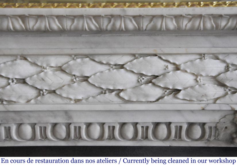 Antique Louis XVI period fireplace in Carrara marble decorated with grapevines and grapes Antique Louis XVI period fireplace in Carrara marble decorated with grapevines and grapes-4