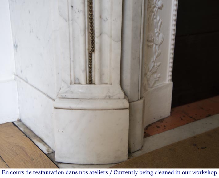 Antique Louis XVI style fireplace mantel in Carrara marble with bronze ornaments Antique Louis XVI style fireplace mantel in Carrara marble with bronze ornaments-4