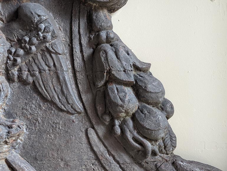 Fireback with the Châtelet coat of arms Fireback with the Châtelet coat of arms-8