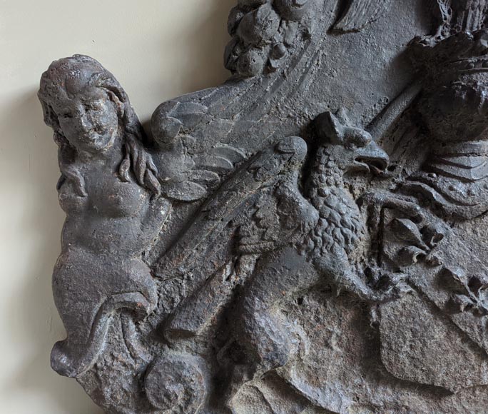 Fireback with the Châtelet coat of arms Fireback with the Châtelet coat of arms-9