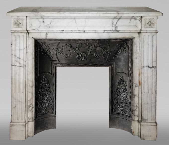 Antique Louis XVI style fireplace with rosette in Arabescato marble Antique Louis XVI style fireplace with rosette in Arabescato marble-0