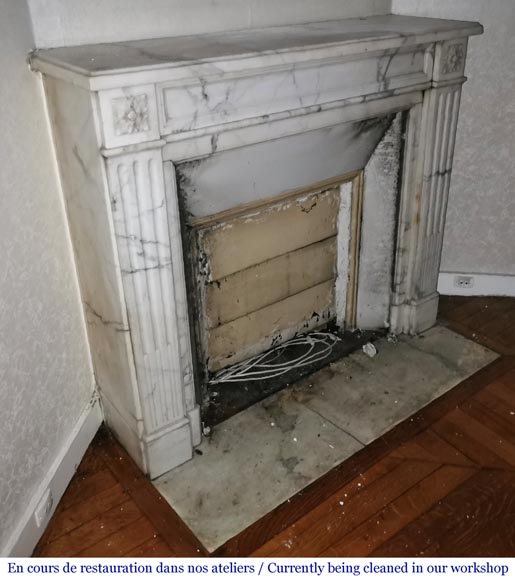 Antique Louis XVI style fireplace with rosette in Arabescato marble Antique Louis XVI style fireplace with rosette in Arabescato marble-2