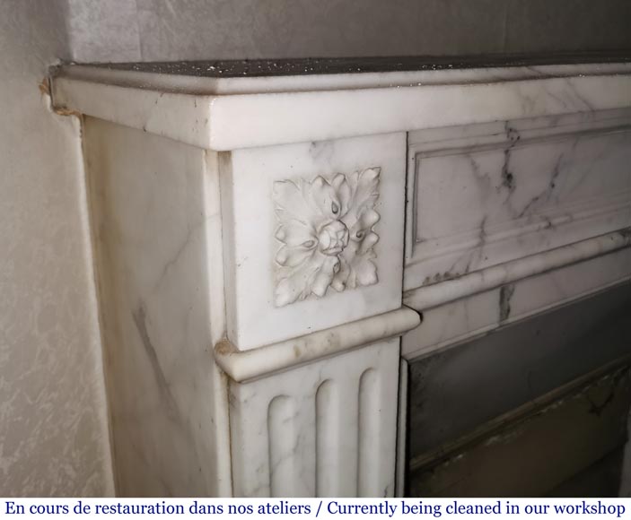 Antique Louis XVI style fireplace with rosette in Arabescato marble Antique Louis XVI style fireplace with rosette in Arabescato marble-3