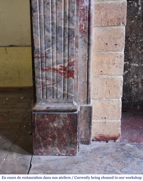 Antique Louis XVI style mantel in Enjugerais marble with its hearth floor Antique Louis XVI style mantel in Enjugerais marble with its hearth floor-4