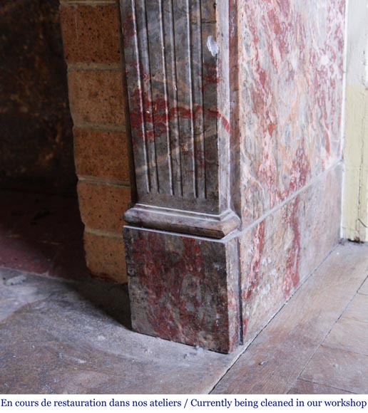 Antique Louis XVI style mantel in Enjugerais marble with its hearth floor Antique Louis XVI style mantel in Enjugerais marble with its hearth floor-7