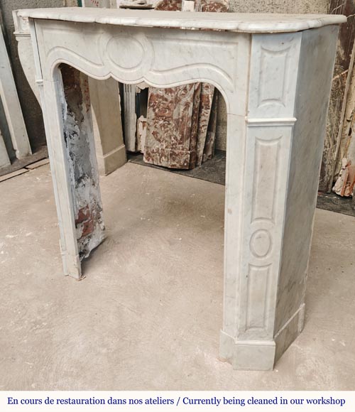 Louis XV style Pompadour mantel in Carrara marble Louis XV style Pompadour mantel in Carrara marble-5