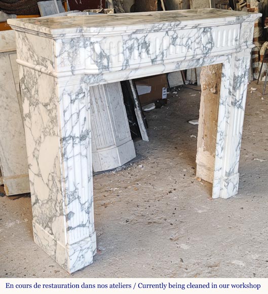 Louis XVI style mantel in Arabescato marble decorated with fluting Louis XVI style mantel in Arabescato marble decorated with fluting-2