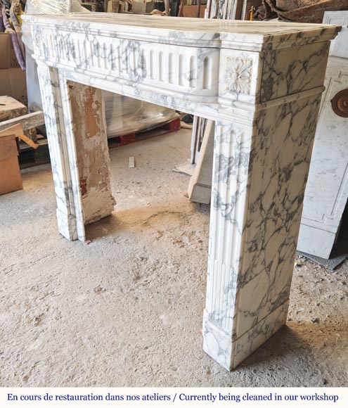 Louis XVI style mantel in Arabescato marble decorated with fluting Louis XVI style mantel in Arabescato marble decorated with fluting-5