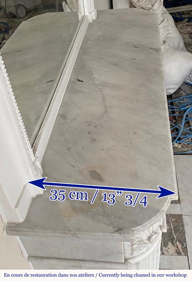 Louis XVI style mantel in Carrara marble with curved edges Louis XVI style mantel in Carrara marble with curved edges-5