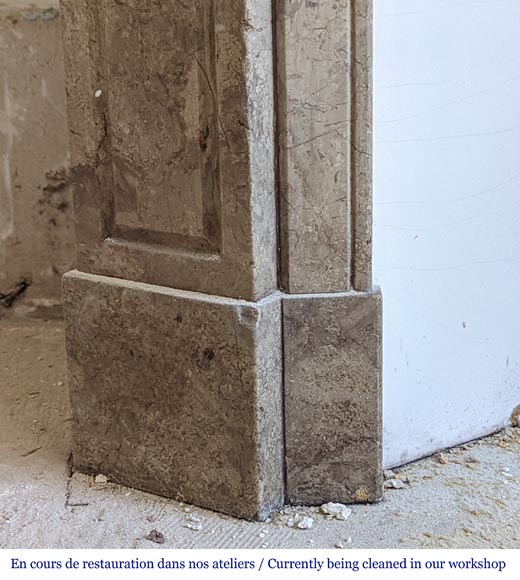 An antique Louis XV style fireplace, Pompadour model, in Lunel marble An antique Louis XV style fireplace, Pompadour model, in Lunel marble-4