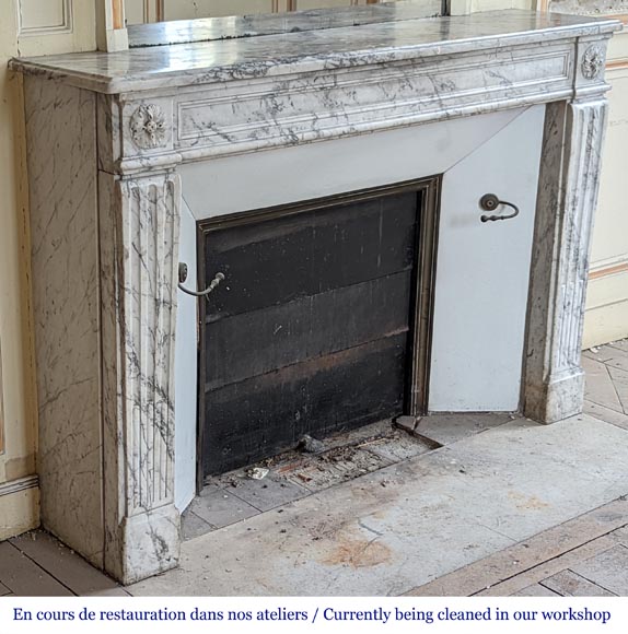 Antique Louis XVI period fireplace in veined marble Antique Louis XVI period fireplace in veined marble-2