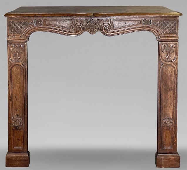 Carved oak mantel from the 18th century Carved oak mantel from the 18th century-0
