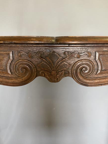 Carved oak mantel from the 18th century Carved oak mantel from the 18th century-1