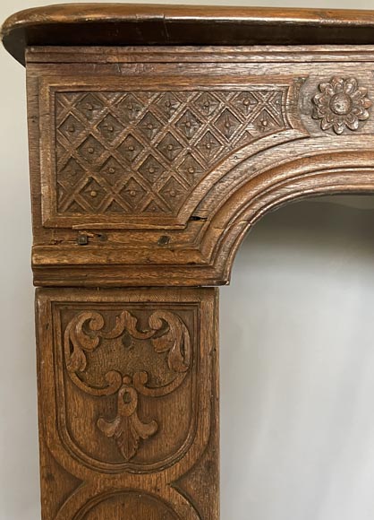 Carved oak mantel from the 18th century Carved oak mantel from the 18th century-4