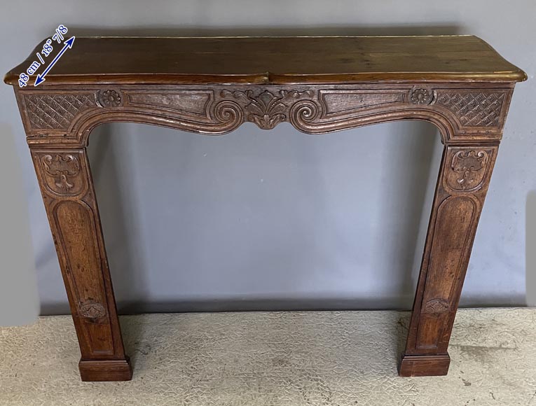 Carved oak mantel from the 18th century Carved oak mantel from the 18th century-9