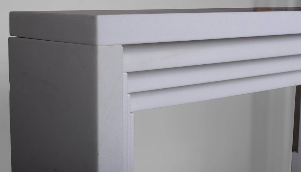 Modern fireplace in Art Deco style Modern fireplace in Art Deco style-3