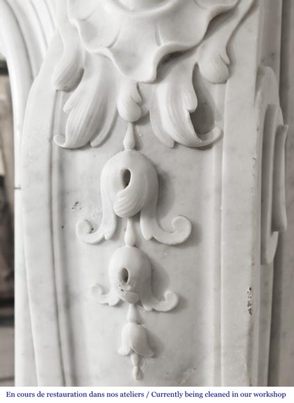 Important Regency style fireplace in Carrara marble-9