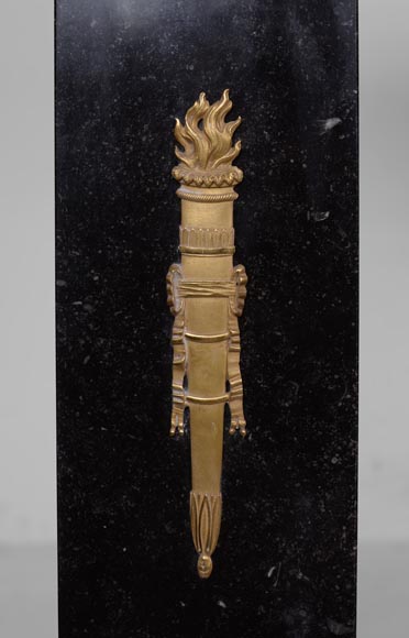 Empire period mantel in belgian petit granit with bronzes on the theme of the death of Archimedes Empire period mantel in belgian petit granit with bronzes on the theme of the death of Archimedes-8