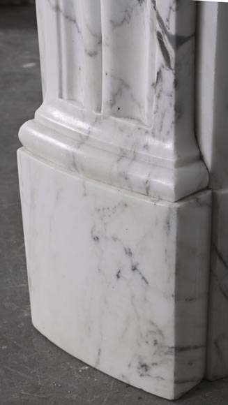 Louis XVI style curved fireplace in Arabescato marble, with rudenture and acanthus leaf Louis XVI style curved fireplace in Arabescato marble, with rudenture and acanthus leaf-12